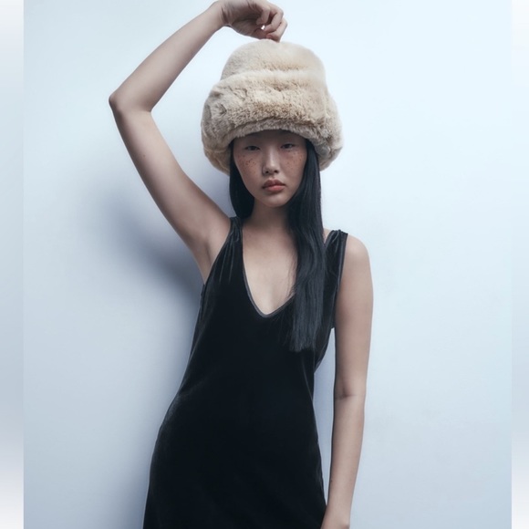 ZARA FAUX FUR HAT - Picture 6 of 6